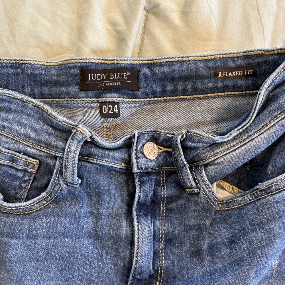 Judy Blue Classic Relaxed-Fit Jeans in Medium Blue Wash